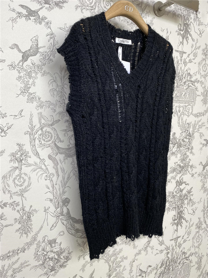 D10r v-neck navy knit vest