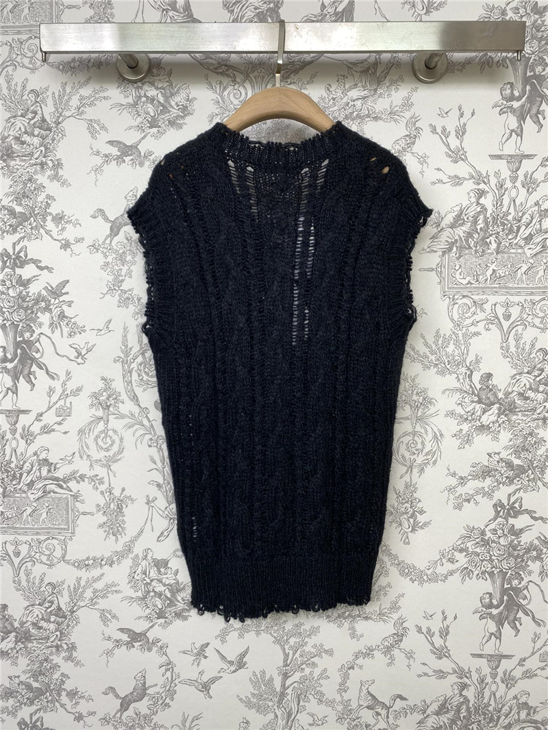 D10r v-neck navy knit vest