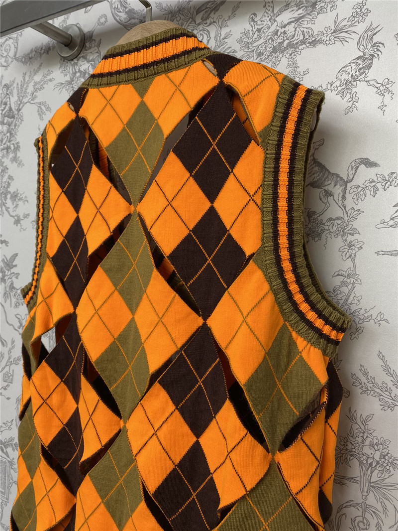 bv*b*rry D1am0nd knitted slit vest