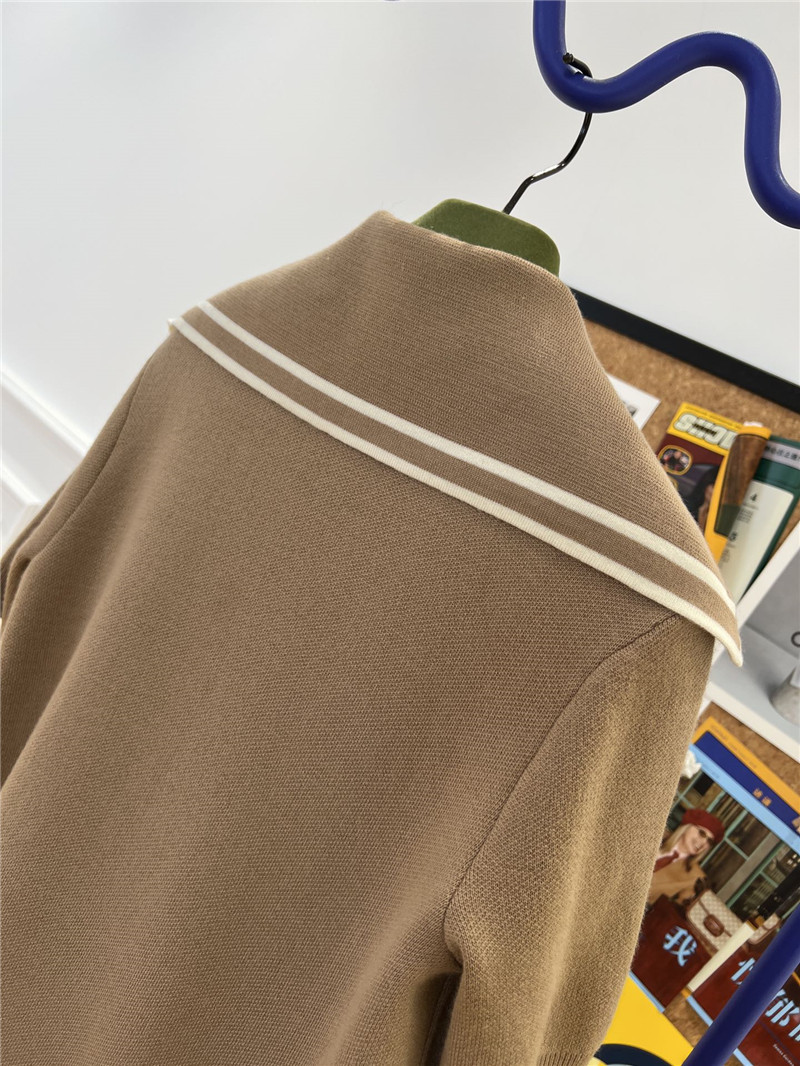 Gvc*1 horsebit shawl collar sweater