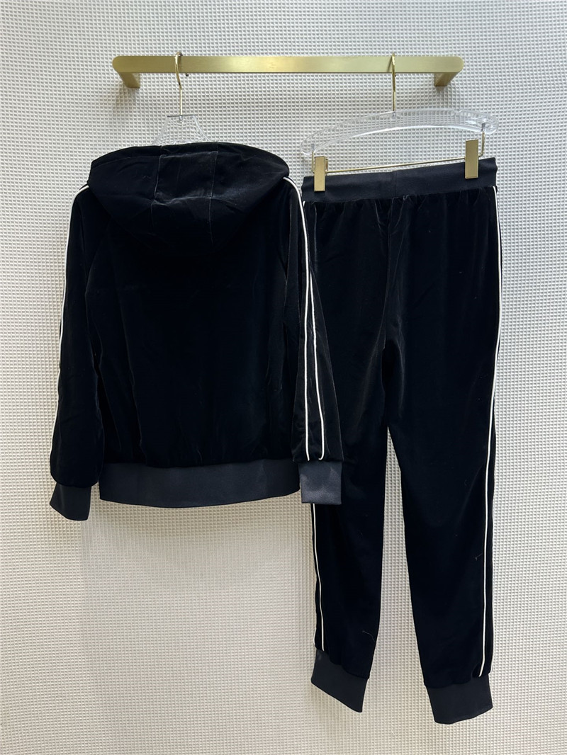 F**di hooded contrasting velvet top + casual pants set