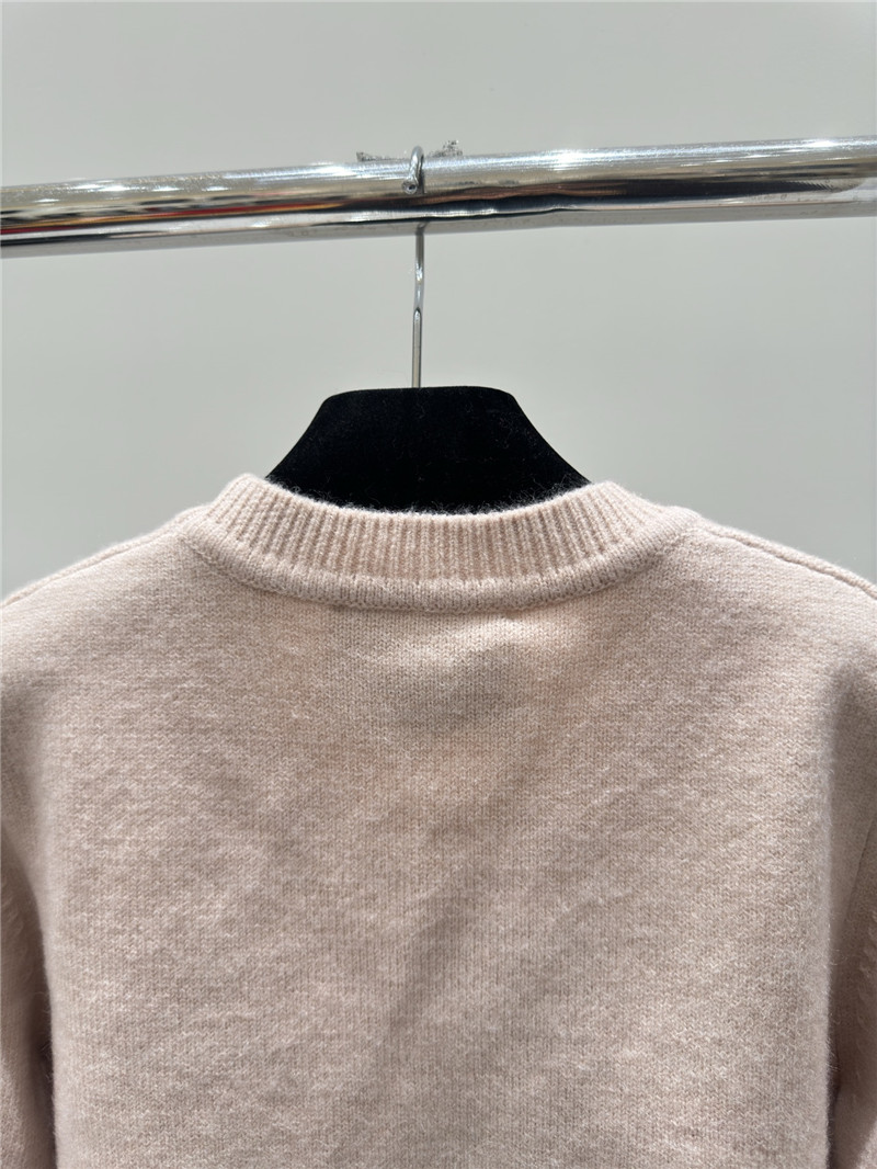 Gvc*1 appliqu¨¦ knitted sweater in beige