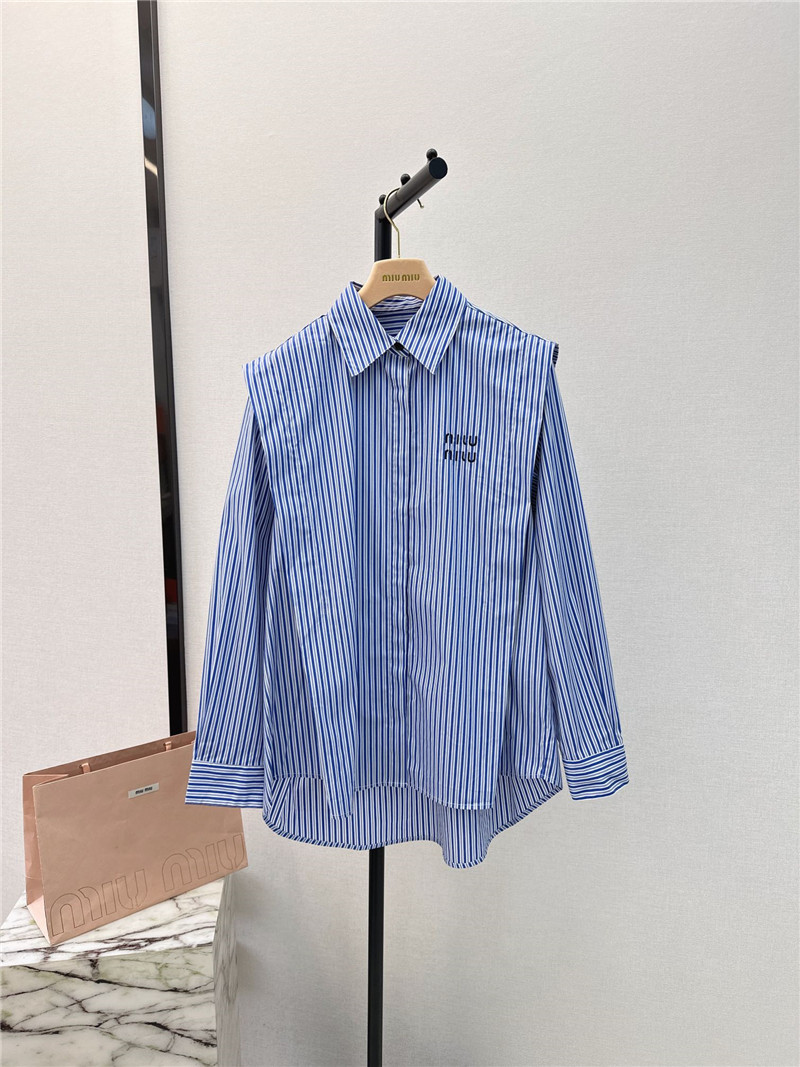 M1um1u loose silhouette design shirt