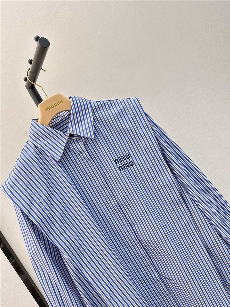 M1um1u loose silhouette design shirt