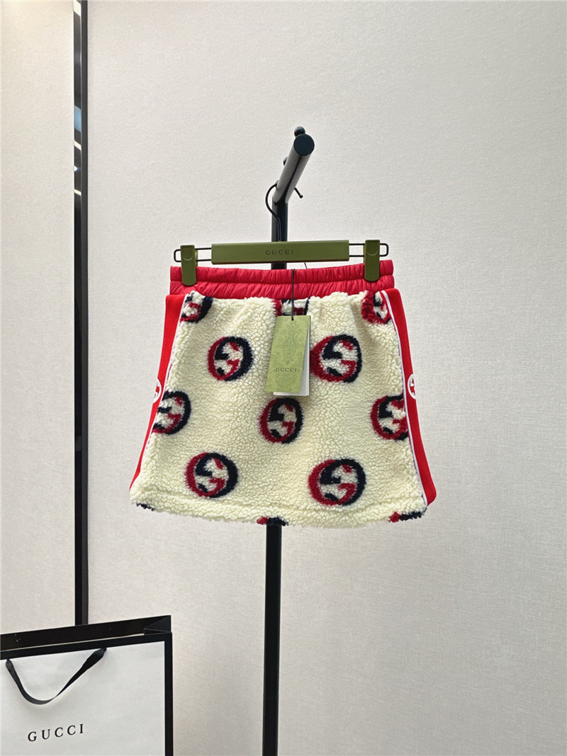 Gvc*1 lamb wool skirt