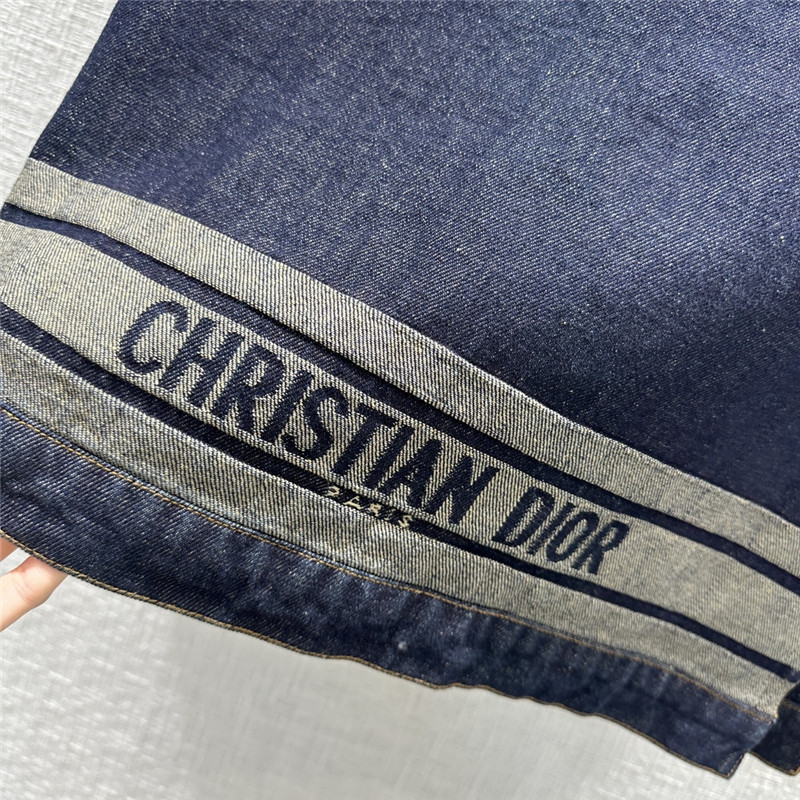 D10r silhouette denim vest