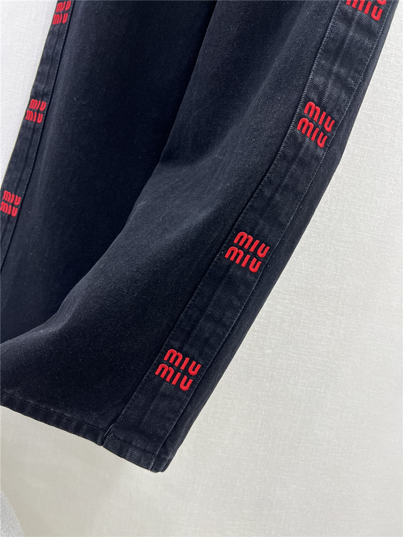 M1um1u embroidered letter logo trousers on the side