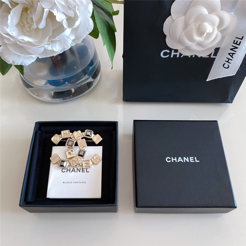 Ch**el monogram square crystal double c brooch