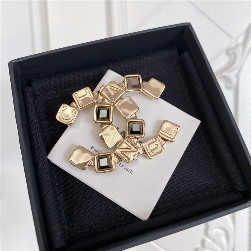 Ch**el monogram square crystal double c brooch