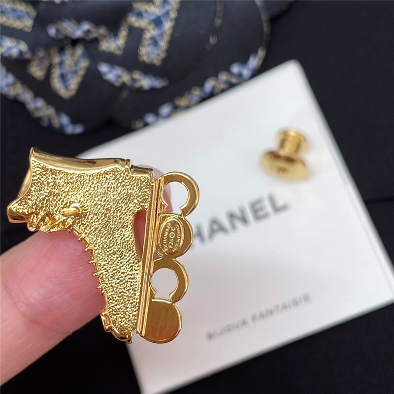 Ch**el roller skates coco brooch