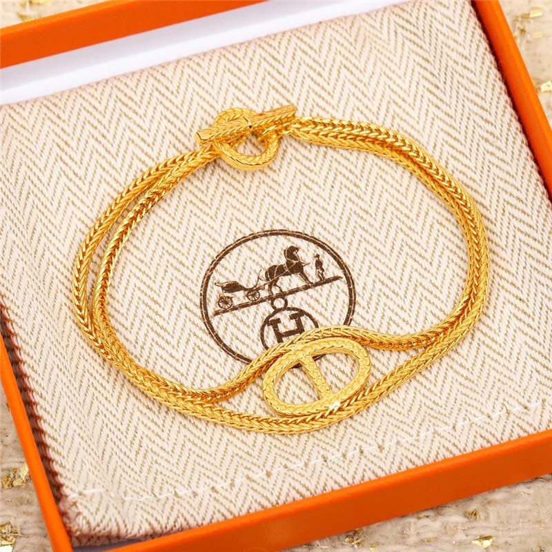 H**me5 pork nose bracelet
