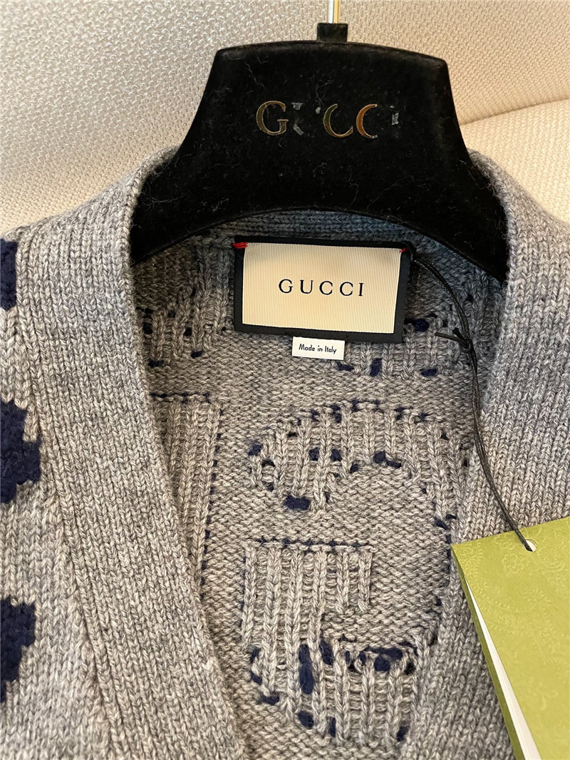 Gvc*1 logo intarsia button-up cardigan