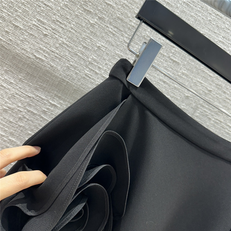 Va1e*ntin0 three-dimensional large flower pocket midi skirt