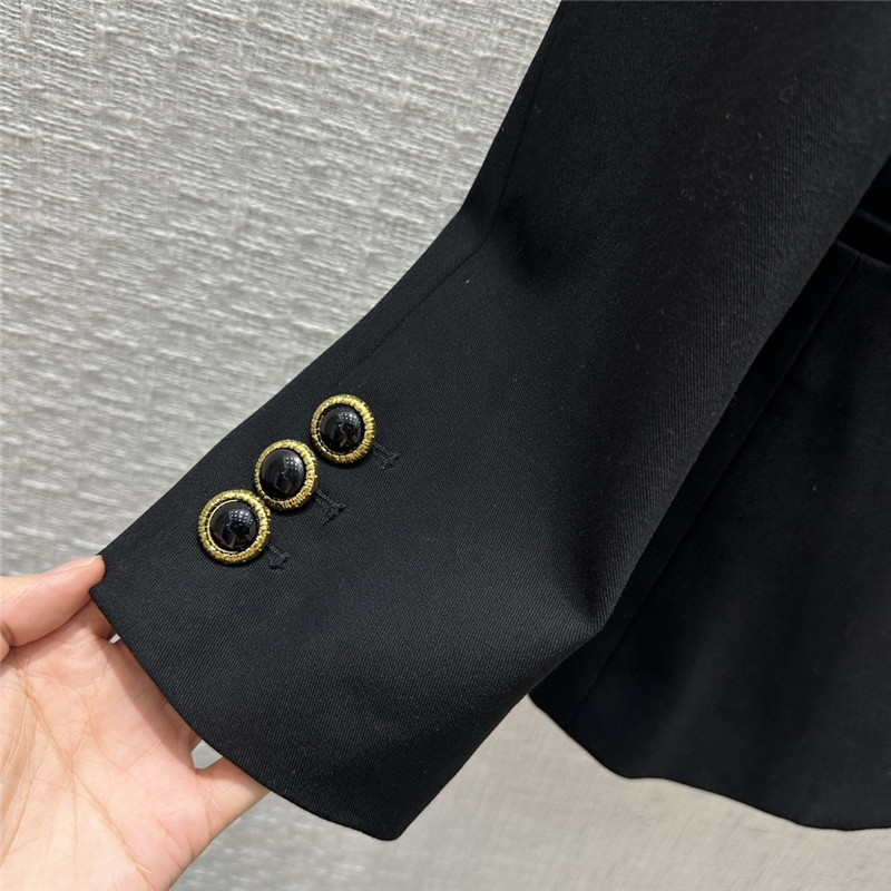 l0vis Vvtt0n lv collarless blazer