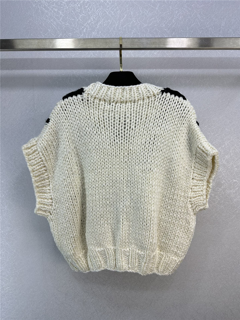 ch**el D1am0nd loose knit vest