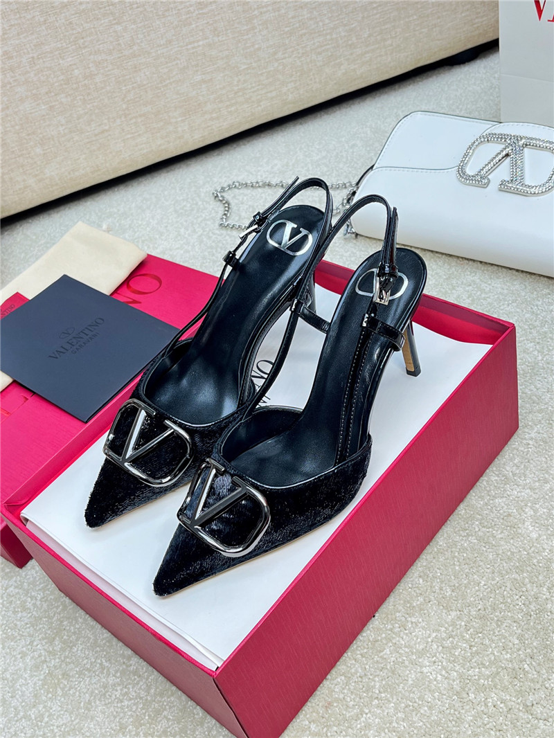 Va1e*ntin0 new color v logo buckle high heels sandals
