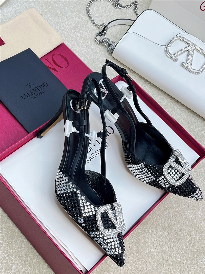 Va1e*ntin0 new color v logo buckle high heels sandals