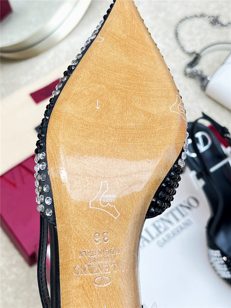 Va1e*ntin0 new color v logo buckle high heels sandals