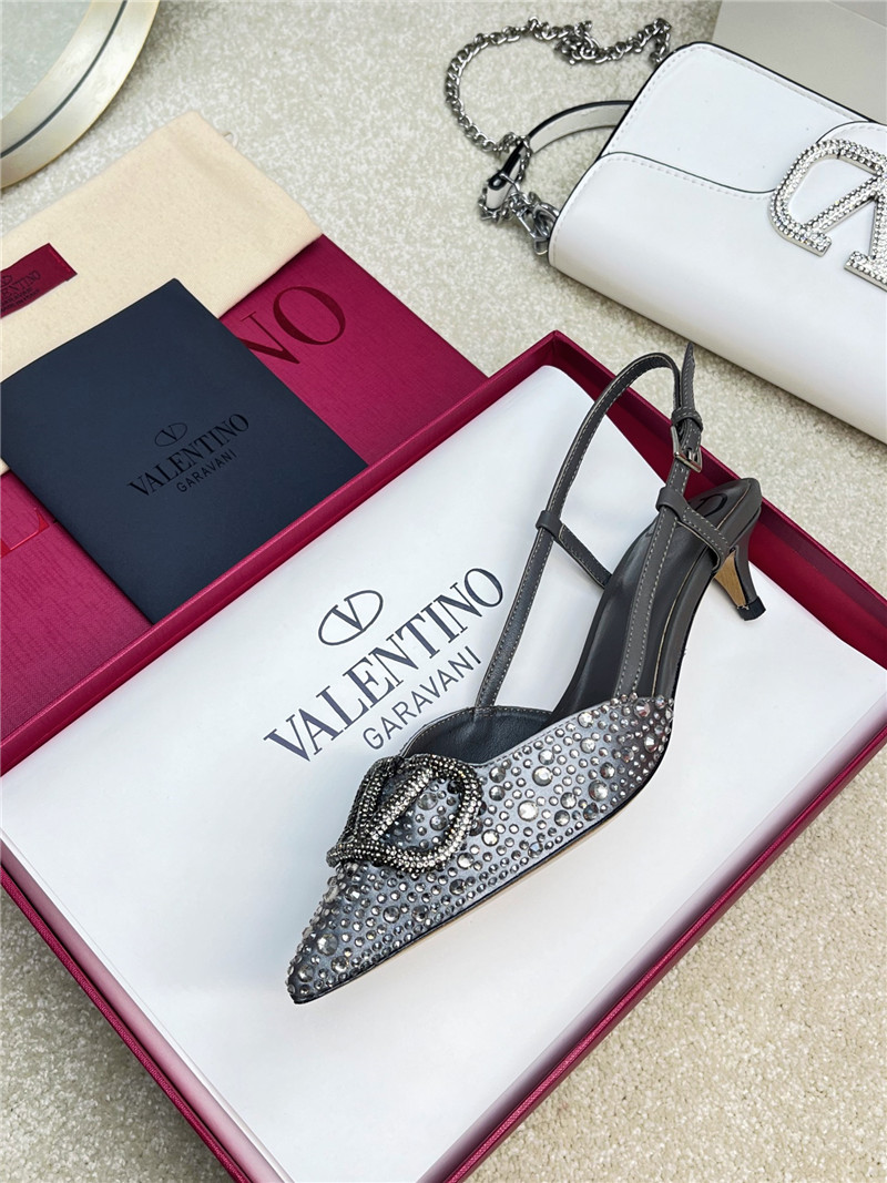 Va1e*ntin0 new color v logo buckle high heels sandals