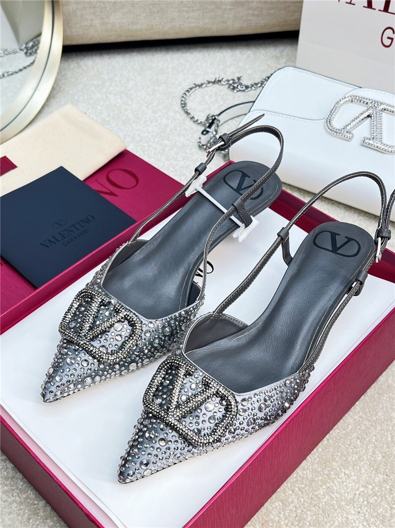Va1e*ntin0 new color v logo buckle high heels sandals