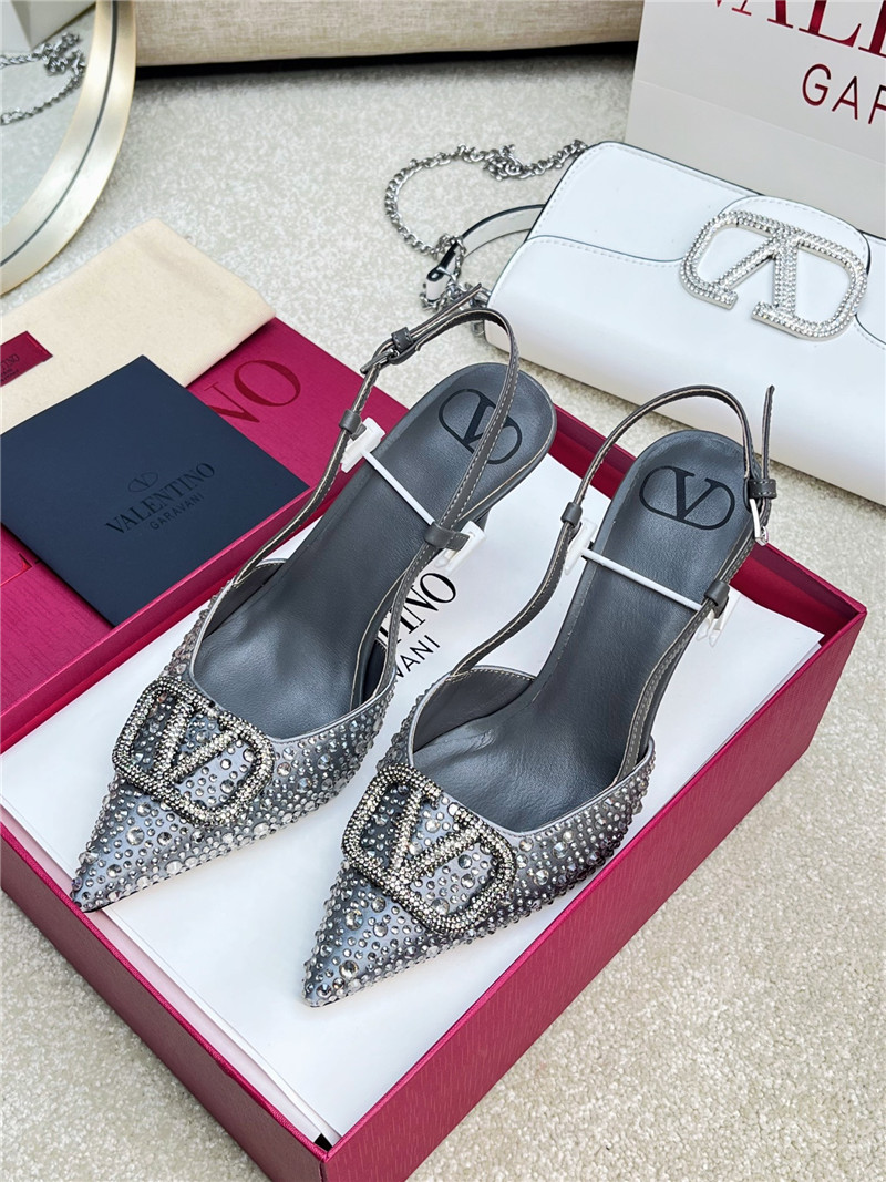 Va1e*ntin0 new color v logo buckle high heels sandals