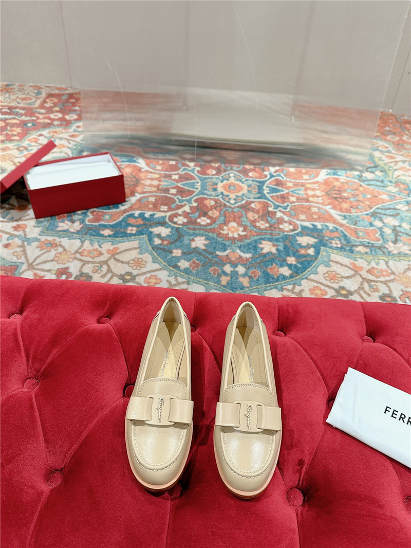 Salvatore Ferragamo British style Gancini buckle loafers