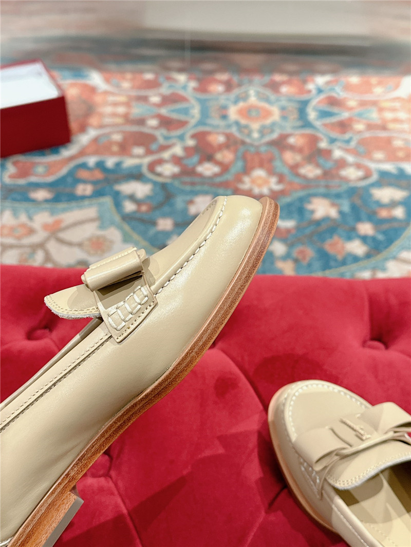 Salvatore Ferragamo British style Gancini buckle loafers
