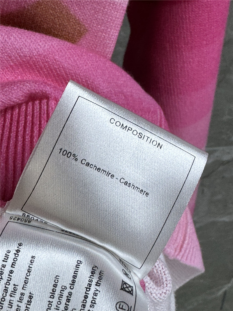 Ch**el logo gradient pink cardigan
