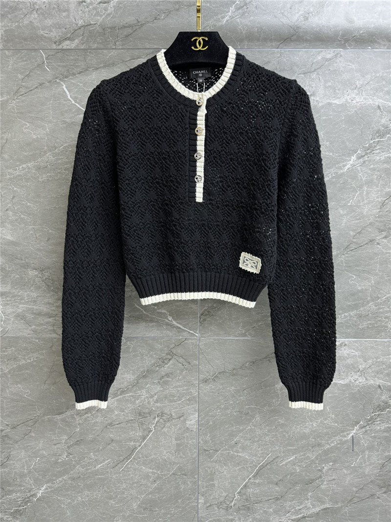 Ch**el hollow short sweater