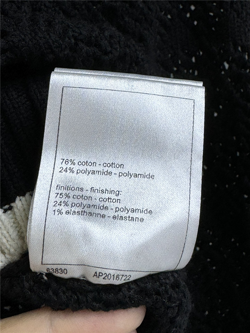 Ch**el hollow short sweater