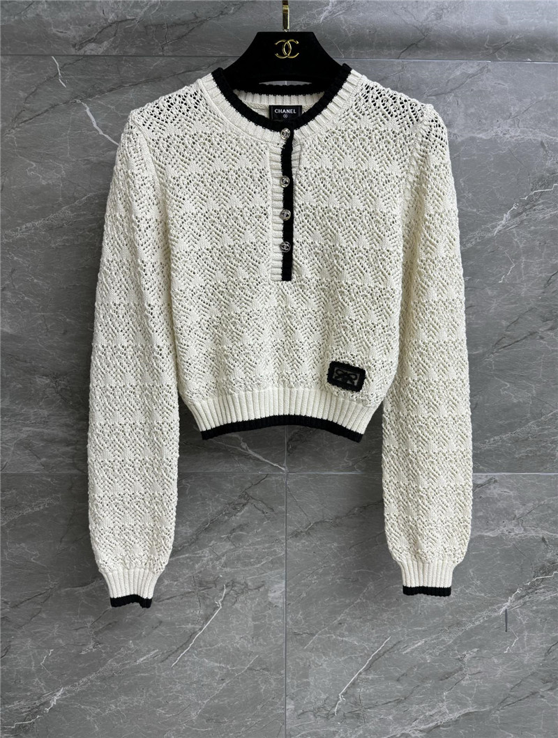 Ch**el hollow short sweater