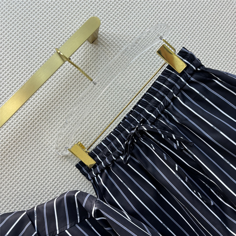 Pra*a triangle logo decorative stripe suit