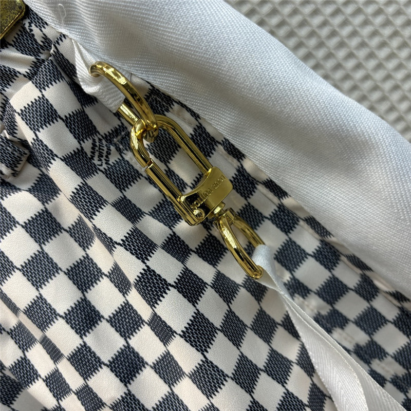 l0vis Vvtt0n lv contrasting checkerboard shorts