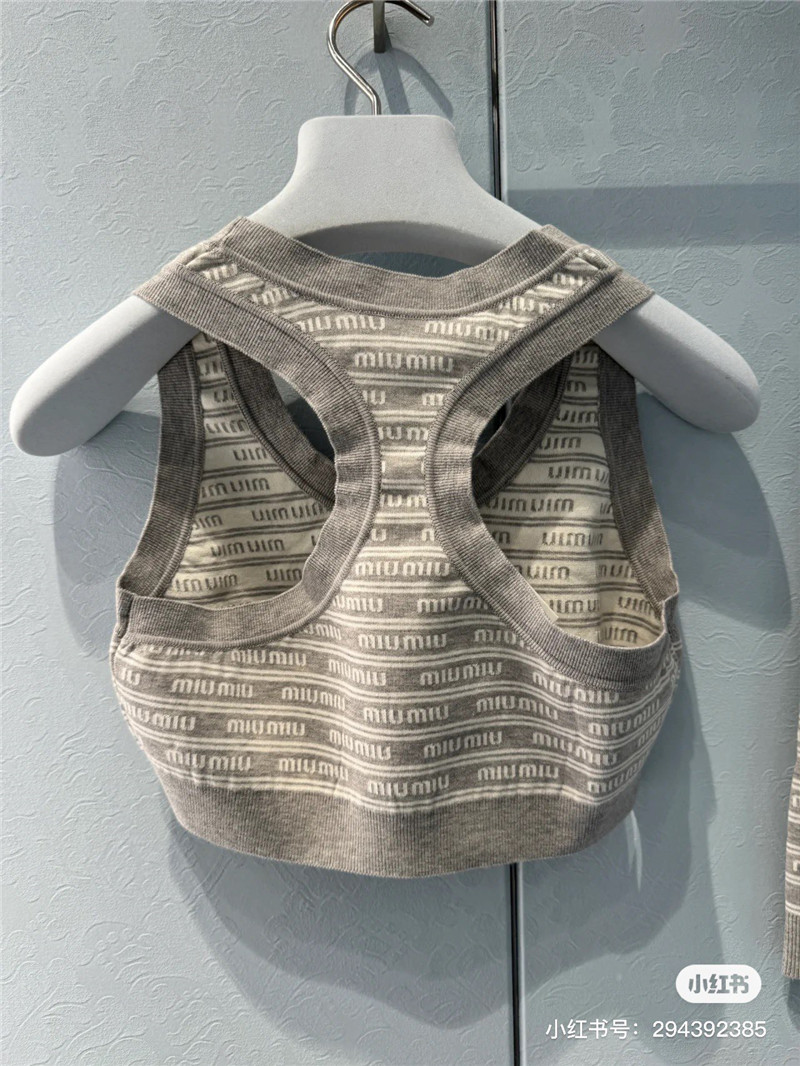 M1um1u vest + skirt suit
