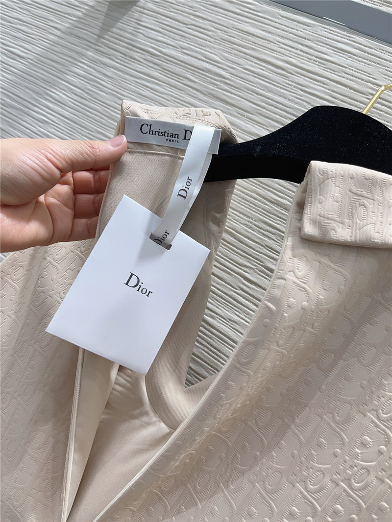 D10r vest dress