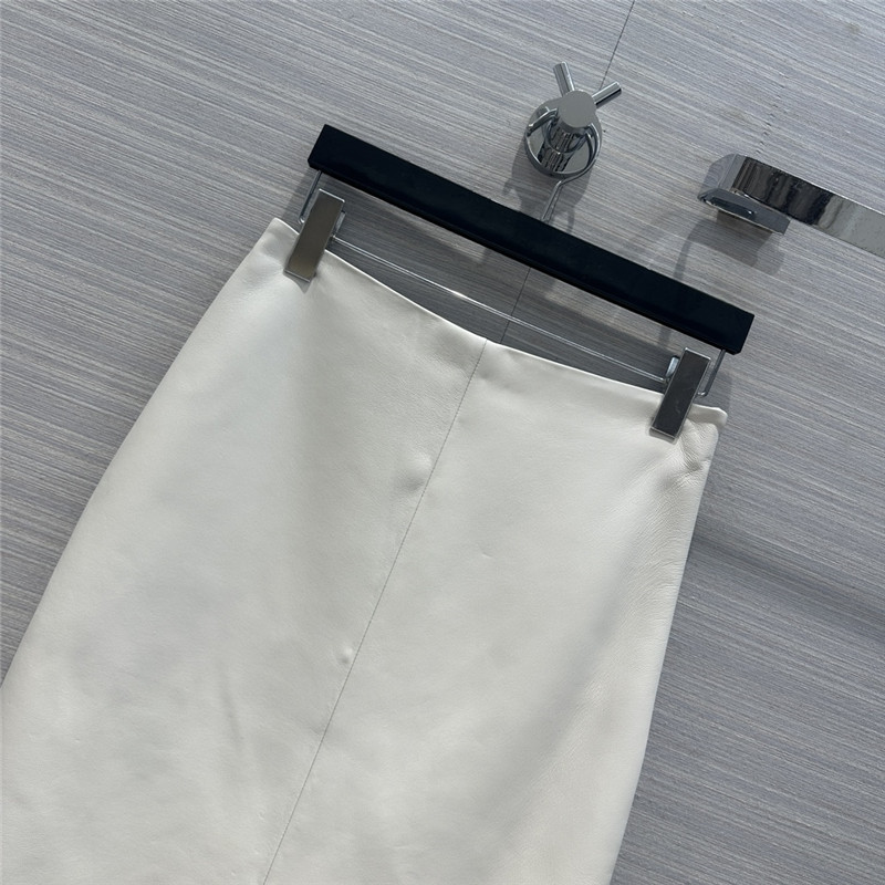 Pra*a premium white leather skirt