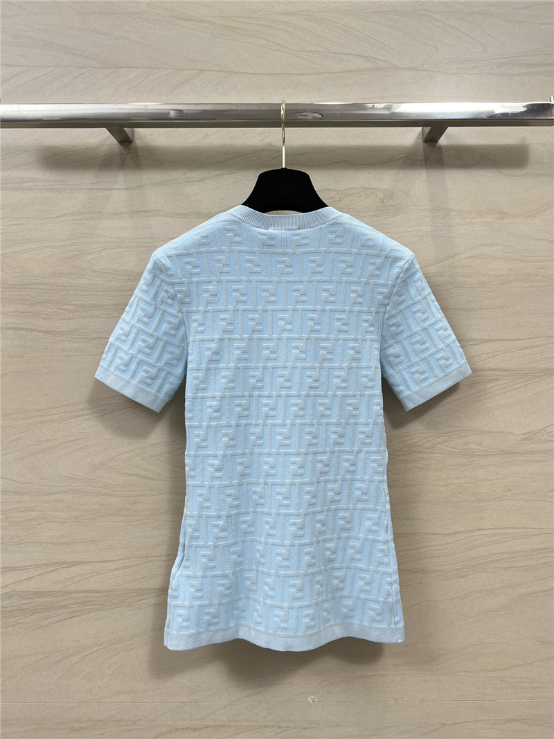 F**di embossed ff letter three-dimensional logo top