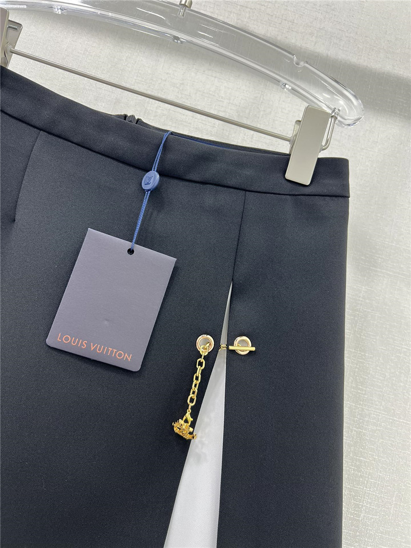 l0vis Vvtt0n lv minimalist cut skirt