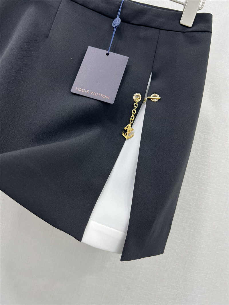 l0vis Vvtt0n lv minimalist cut skirt