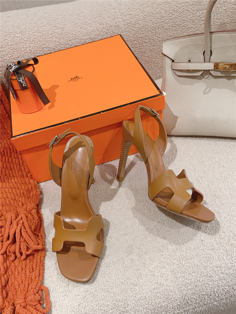 H**me5 new sandals