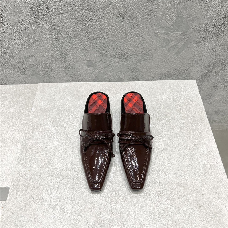 Bv*b*rry new fur heel half slippers