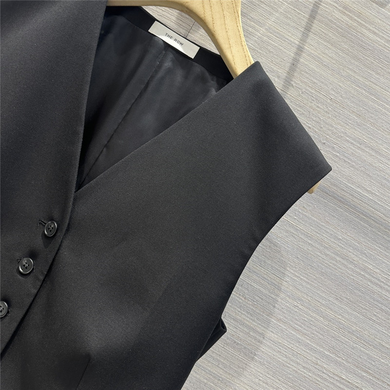 The R0w high-end suit vest