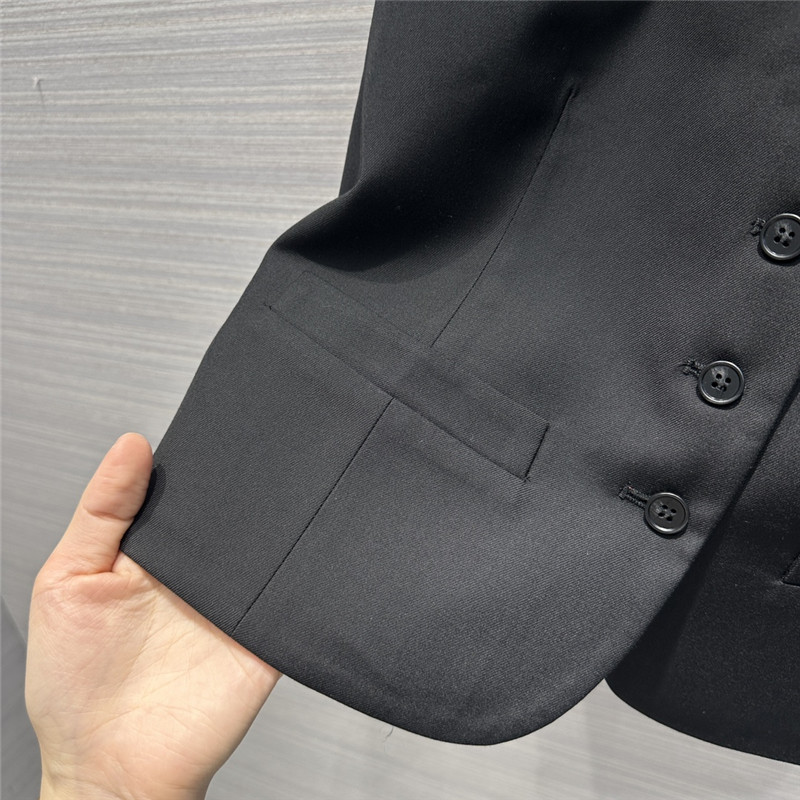 The R0w high-end suit vest