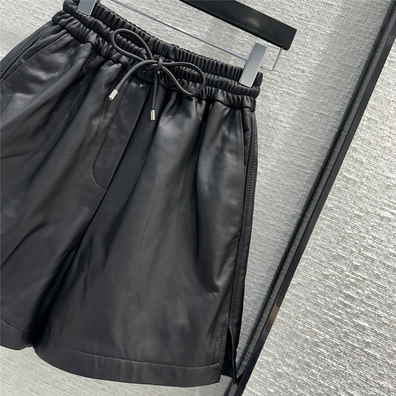 L0ew* elastic high waist sheepskin casual large shorts