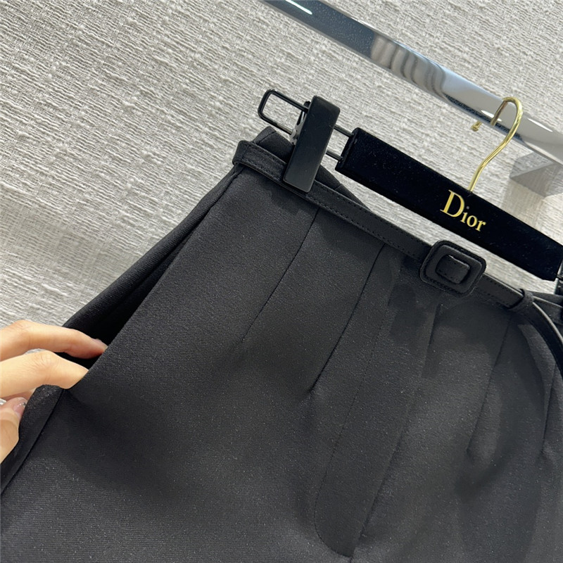 D10r classic versatile high waist shorts