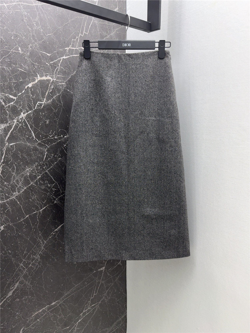 D10r suit jacket + mid-length skirt suit