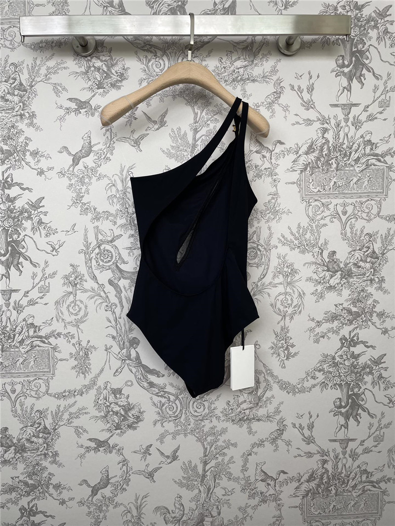 Ce1i*e new diagonal hollow one-piece swimsuit