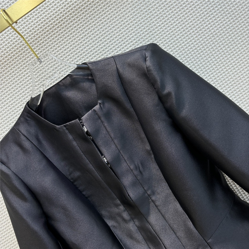 l0vis vvtt0n lv single breasted D1am0nd button waist suit