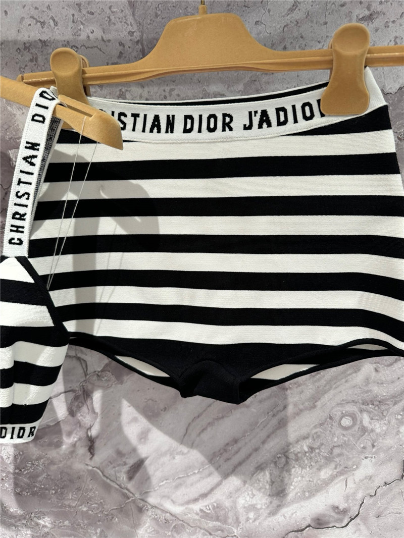 D10r striped bottoming suit