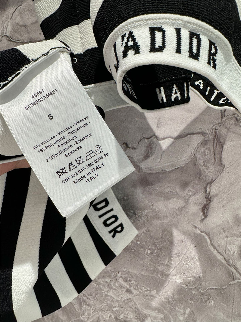D10r striped bottoming suit